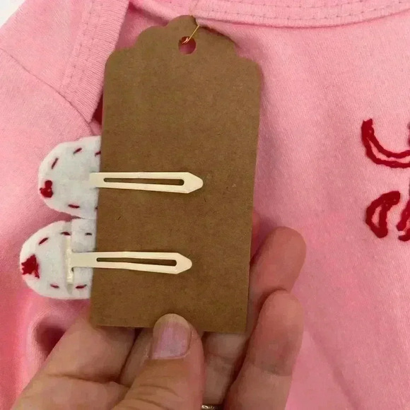 Hand Embroidered Monogrammed Baby Onesie & Felt Barrettes  with Hearts - Picture 8 of 8